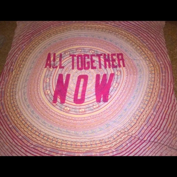 NWT Urban Outfitters Tapestry - Picture 1 of 6